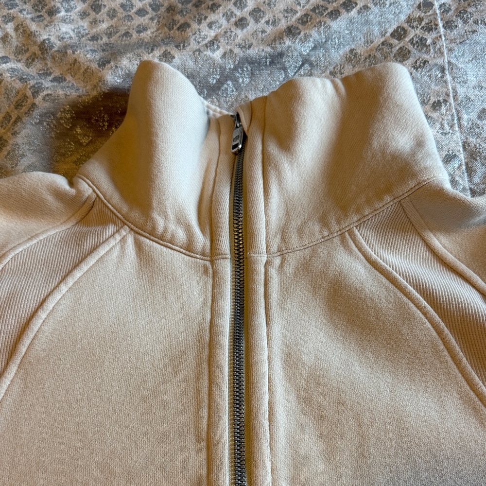 Lululemon Scuba Bone Cropped Half-Zip  XS/S Amazing Condition - Picture 2 of 7